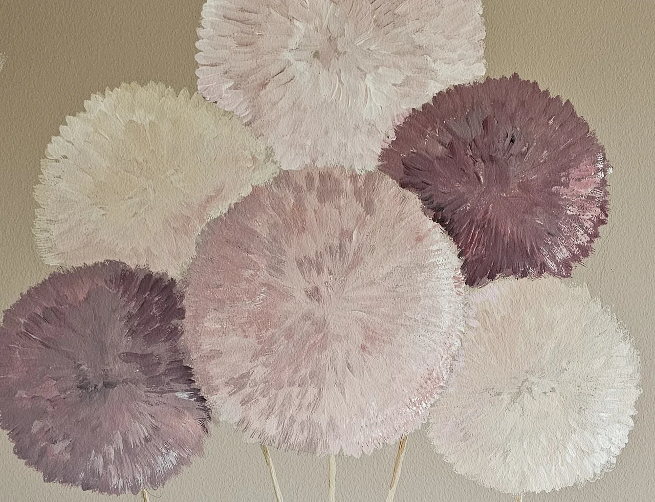 Falra festett hőlégballon cicával, valódi pomponokkal